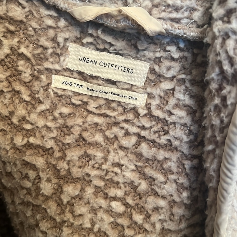 Cozy Urban Outfitters Cardigan - Picture 3 of 4